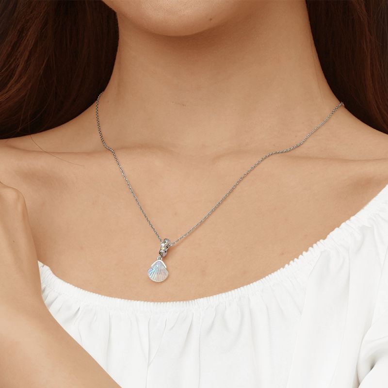 Sparkling Shell Pendant