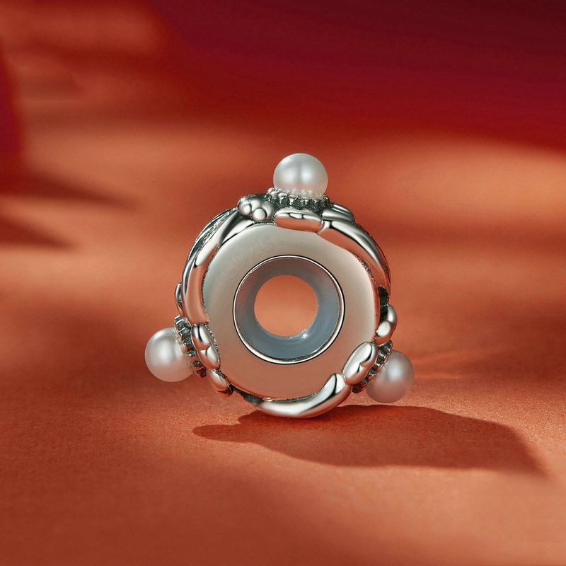 Daisy Stopper Charm