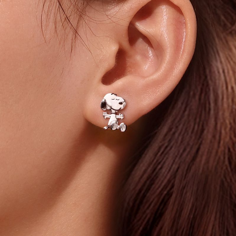 Peanuts Snoopy Heart Stud Earrings