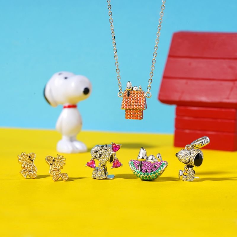 Flying Woodstock Diamond Stud Earrings