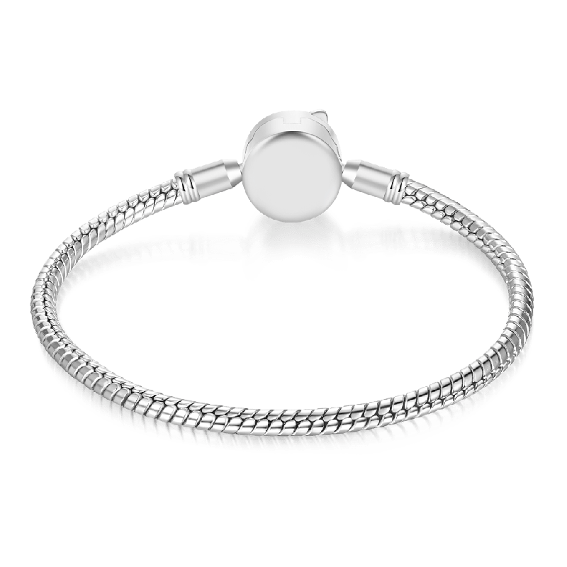This is Fine Snake Chain Bracelet